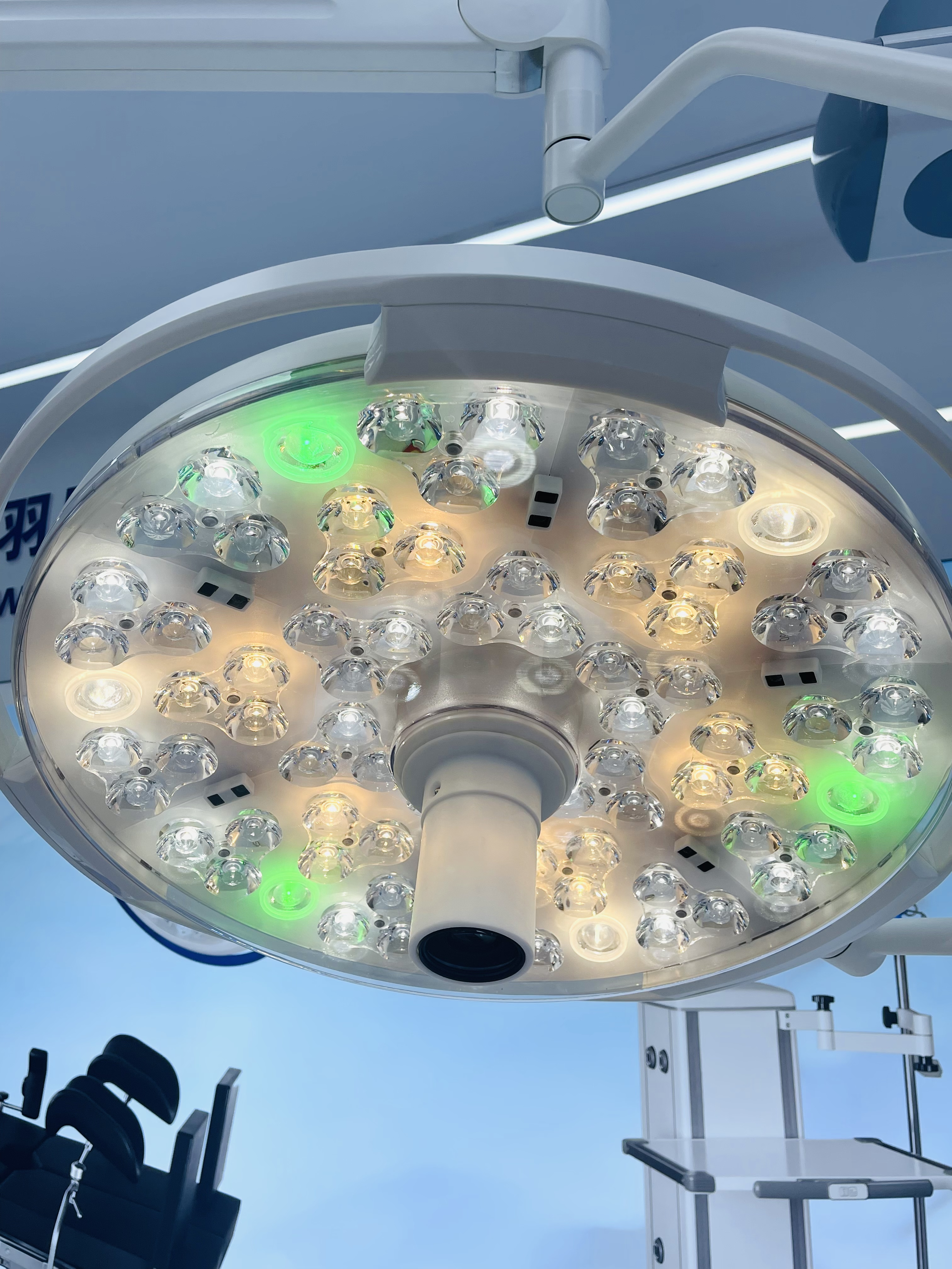 LED surgical light1